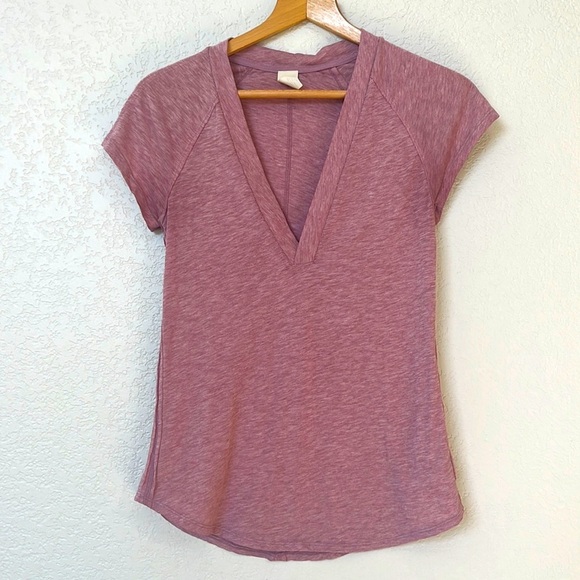 We The Free Free People Clementine V Neck Tee Shirt Top Berry Pink size Small - Picture 2 of 11